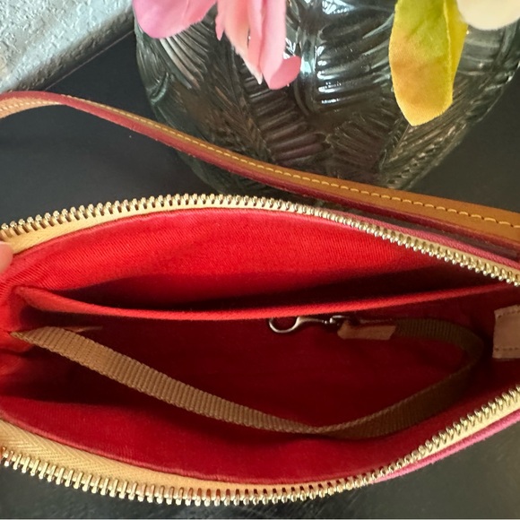 Dooney & Bourke Pink Fuchsia Mini Shoulder Bag, Excellent Condition 🩷 - Picture 9 of 16